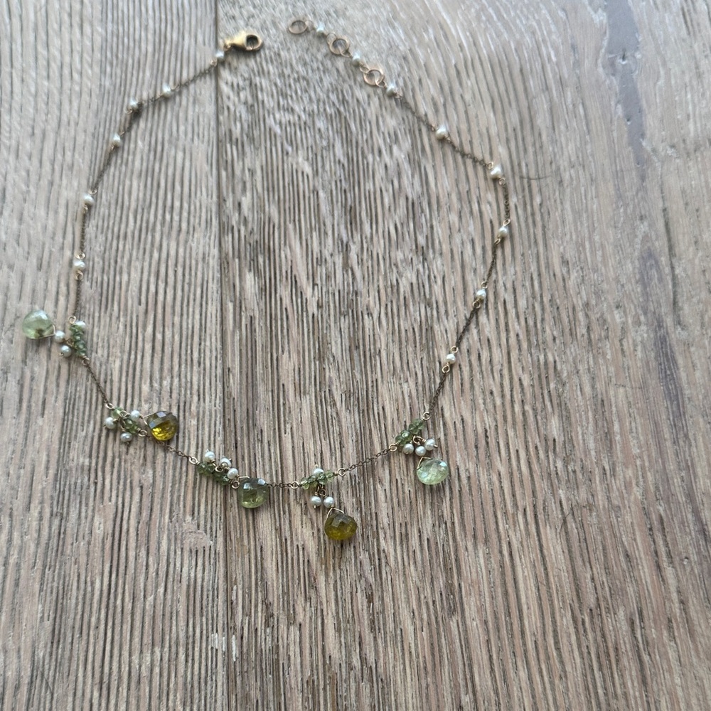 Elegant Green and Gold Necklace